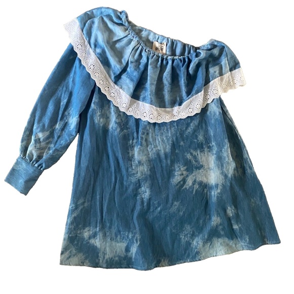 NWT 5RUE denim one shoulder dress w white eyelet ruffle trim Sz Medium MSRP $192 - Picture 9 of 15